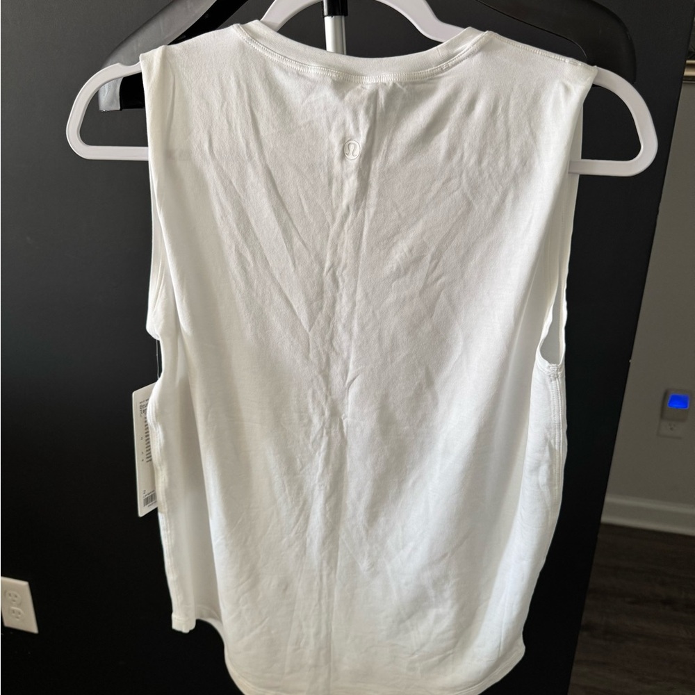 lululemon athletica Women's Classic White Muscle Tee - Picture 2 of 5